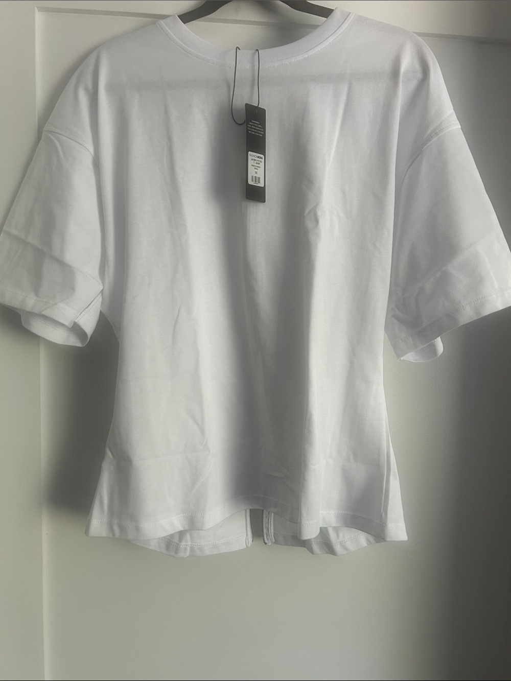 Fashion Nova White Short Sleeve Crewneck Tee